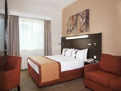 Holiday Inn Express Dubai Jumeirah, An Ihg Hotel